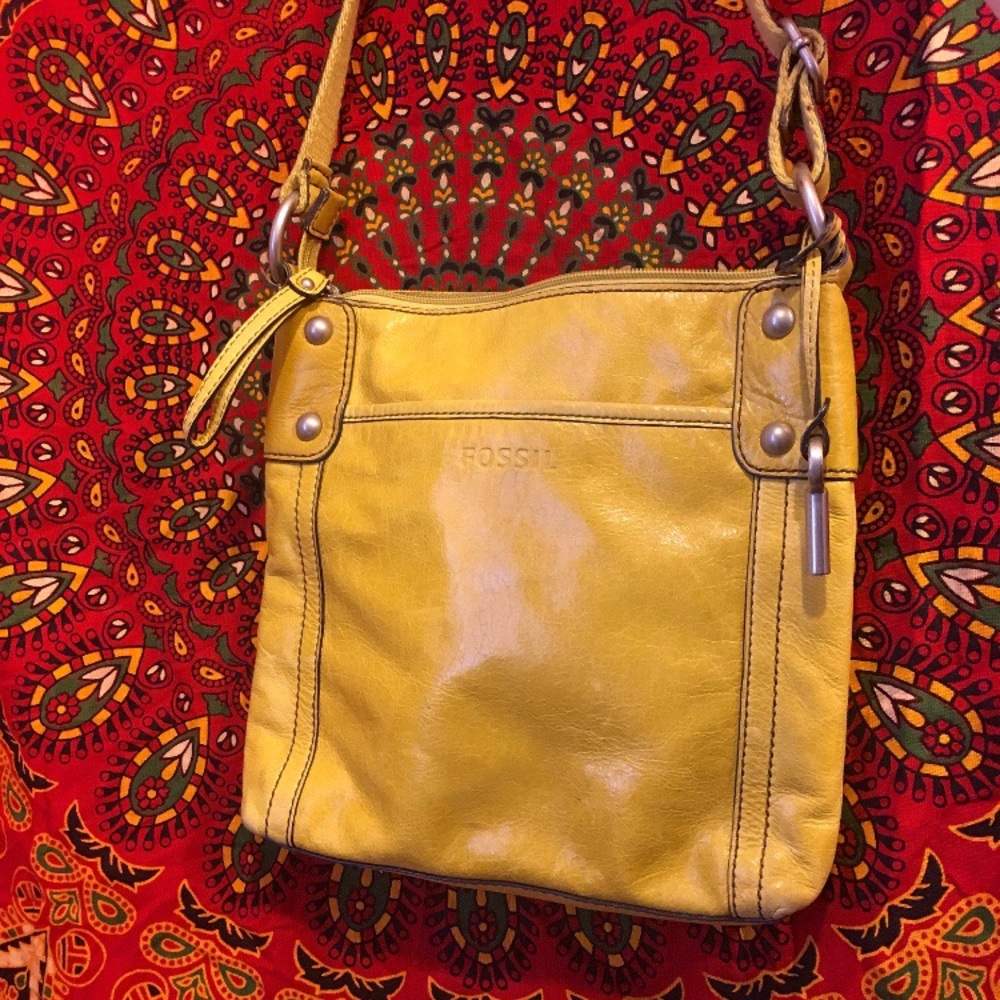 Authentic Yellow Fossil Hathaway Crossbody Bag